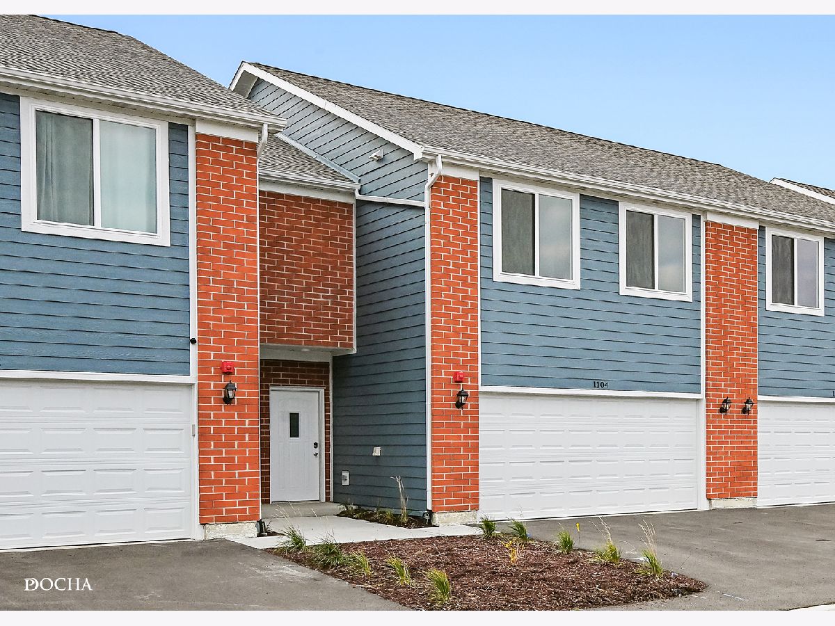 Condos & Townhomes Sold Townes Of Kendall Market Place Yorkville Illinois, 1075 Gillespie