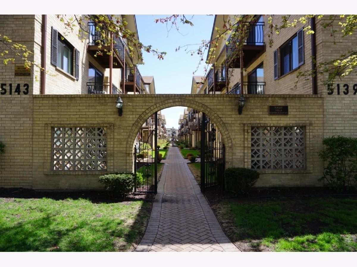 Condominiums For Sale Forest Villa Chicago Illinois, 5143 East River Road