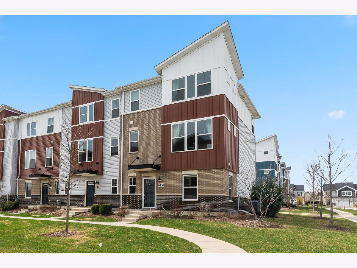 Condos & Townhomes Sold Gramercy Square Aurora Illinois, 4181 Calder