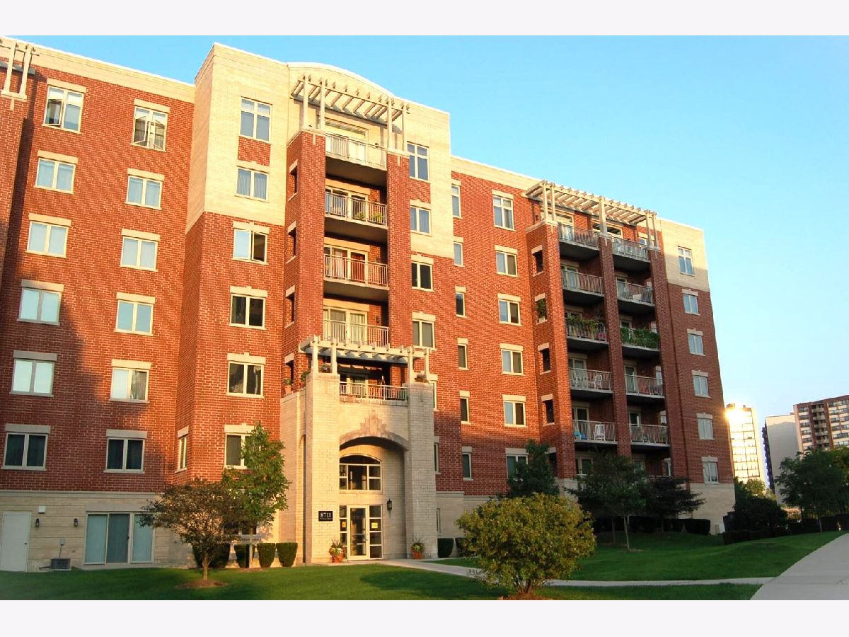 Condominiums Sold Bryn Mawr Place Chicago Illinois, 8711 Bryn Mawr