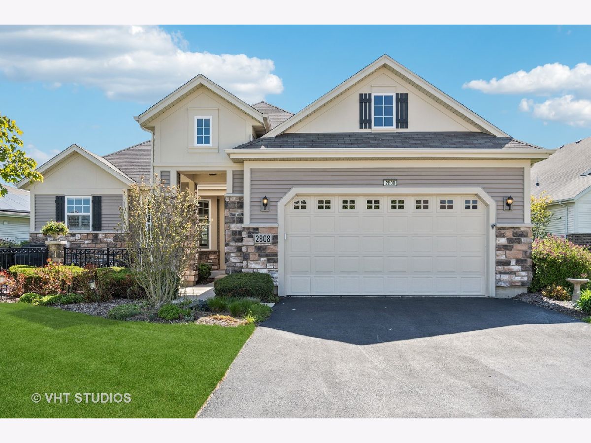 Townhomes & Condos & Homes Sold Carillon Club Naperville Illinois, 2808 Edgebrook