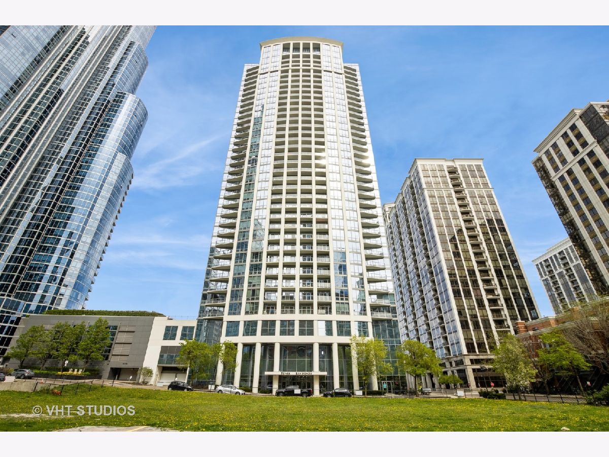 Condominiums Sold Museum Park Tower Iv Chicago Illinois, 1235 Prairie