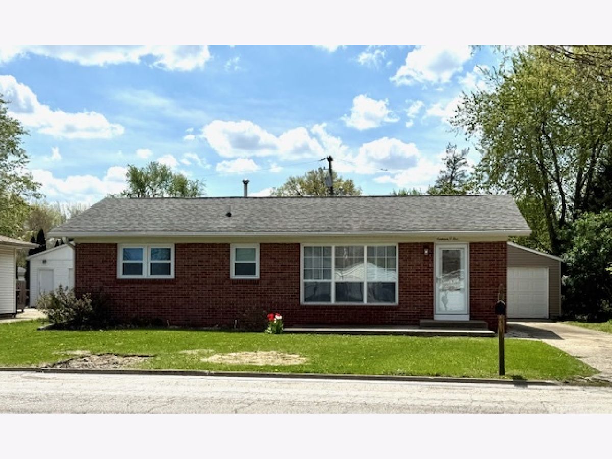 Homes & Condos & Townhomes Sold Meadowbrook Bloomington Illinois, 1805 Lincoln