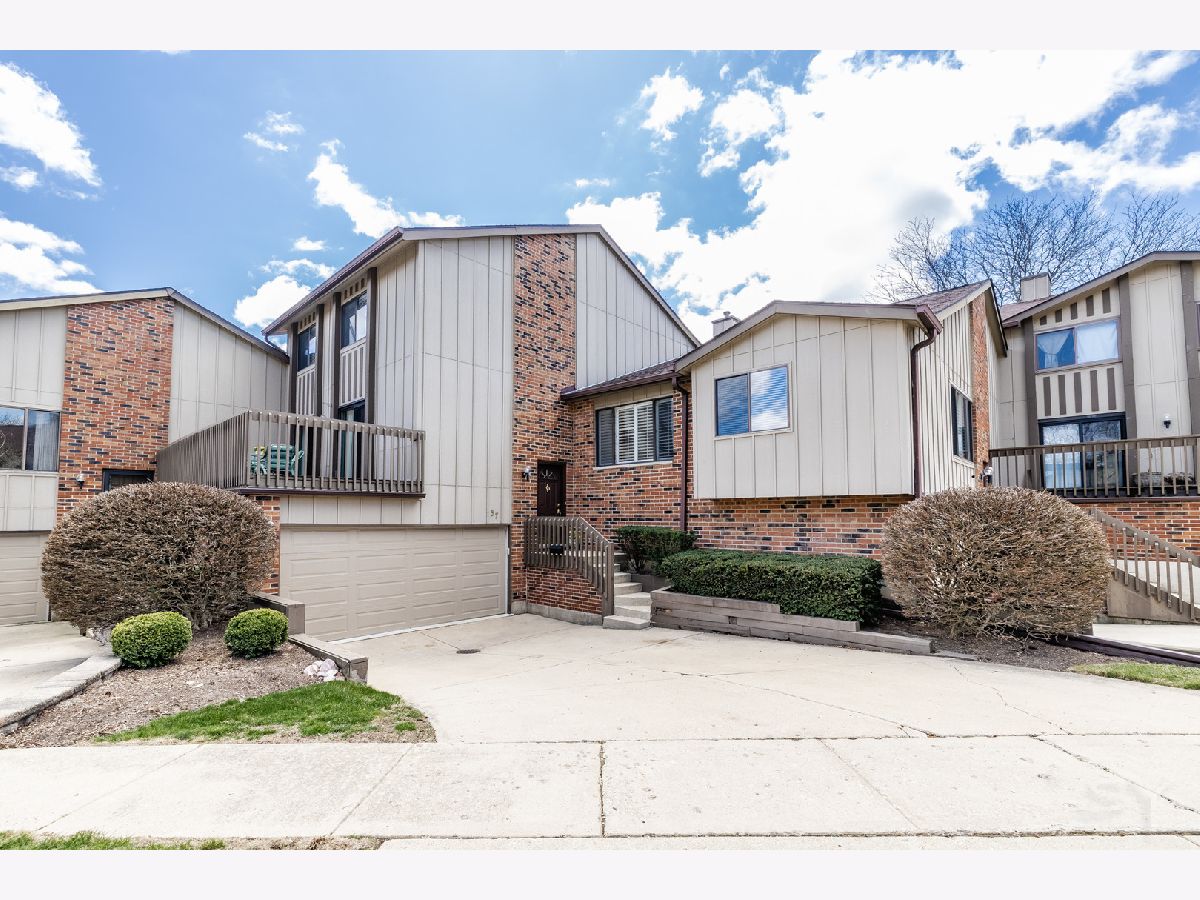 Condos & Townhomes Sold Lake Hinsdale Village Willowbrook Illinois, 37 Portwine