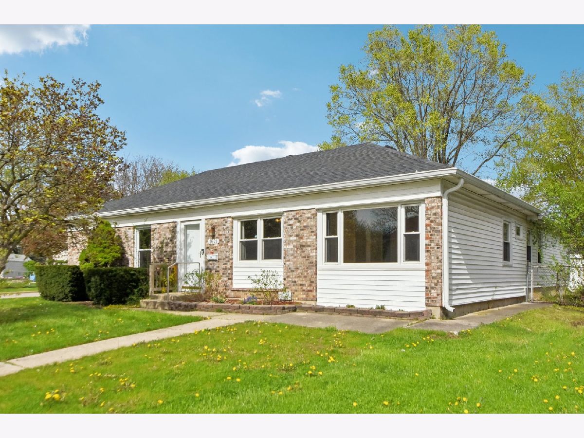 Homes & Townhomes Sold Woodland Heights Streamwood Illinois, 1601 Alexander