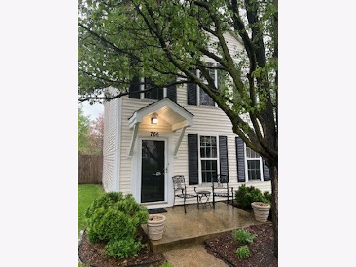 Homes & Townhomes & Condos Rented Hometown Aurora Illinois, 766 Four Seasons