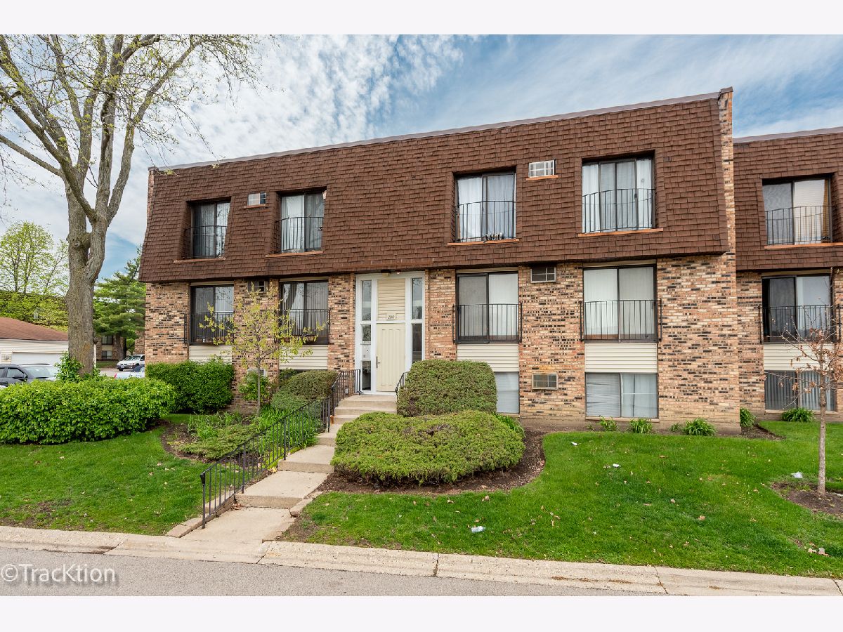 Condominiums Sold Watersedge Glendale Heights Illinois, 200 Waters Edge