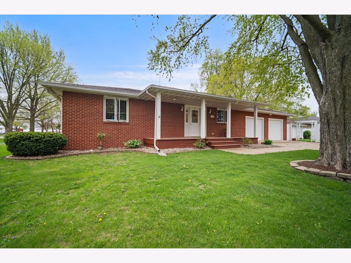  Sold Mclean Illinois, 213 Charles