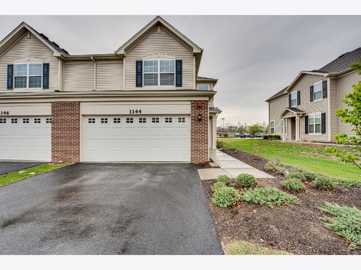 Homes & Townhomes Rented Raintree Village Yorkville Illinois, 1144 Hawk Hollow
