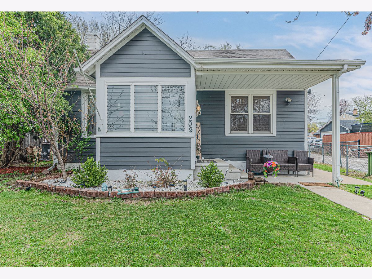 Homes Sold Highland Avenue Estates Elgin Illinois, 209 Melrose