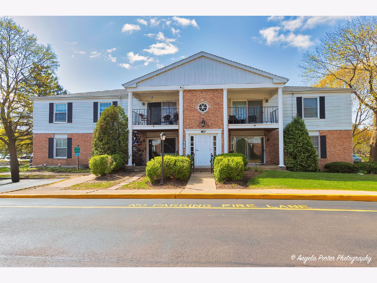 Condominiums Sold Colony Square Crystal Lake Illinois, 987 Golf Course