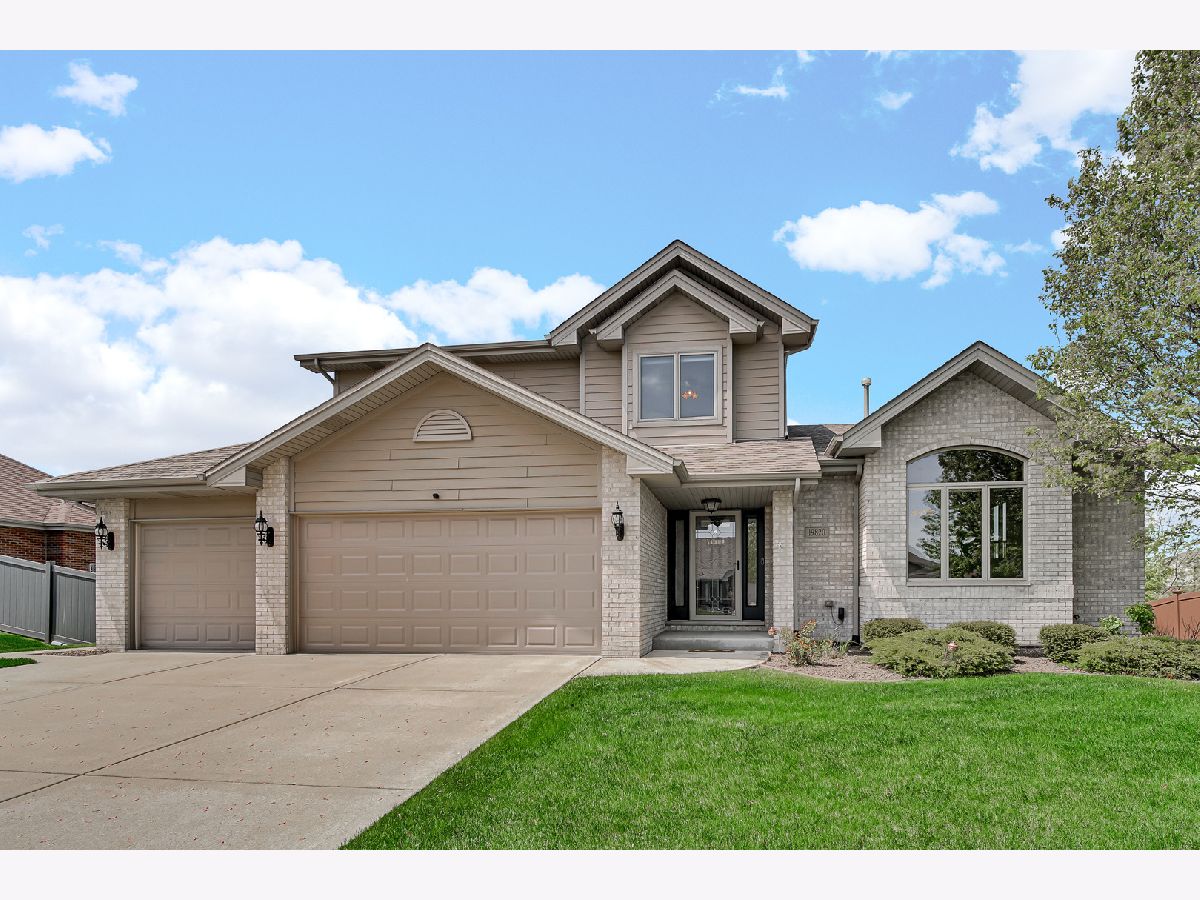 Townhomes & Homes Sold Brookside Meadows Tinley Park Illinois, 19820 Longmeadow