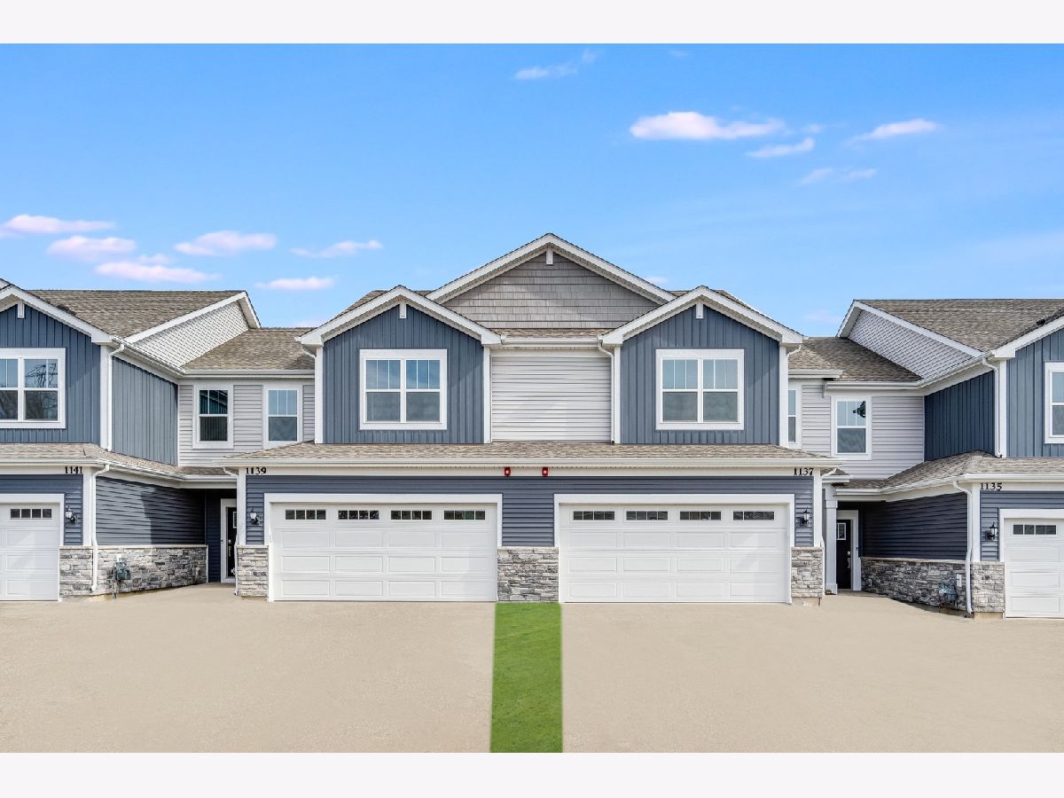 Homes & Condos & Townhomes Sold Woodlore Estates Crystal Lake Illinois, 464 Carpathian