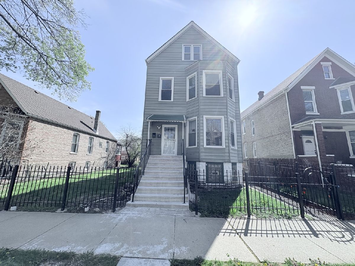 Rented Chicago Illinois, 5343 Carpenter