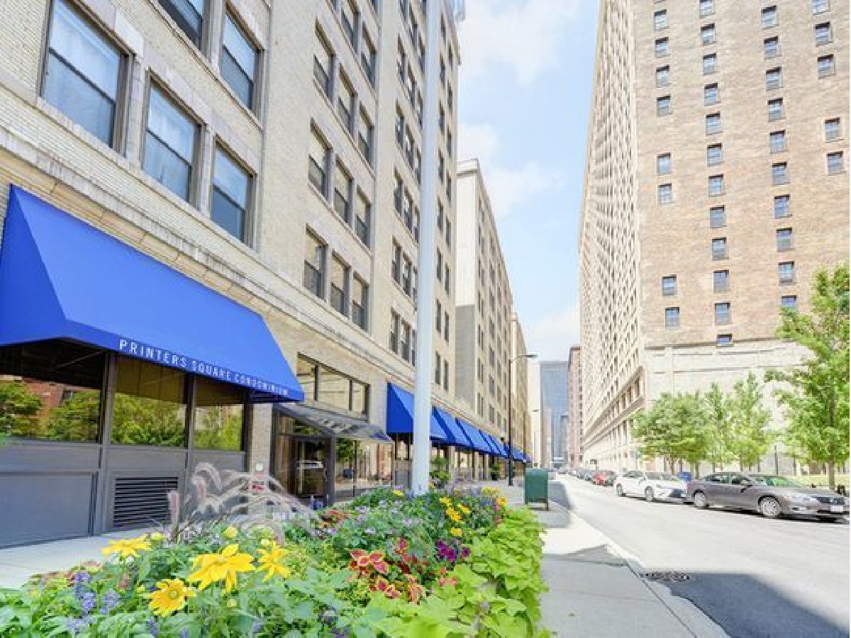 Condominiums Rented Printers Square Chicago Illinois, 680 Federal