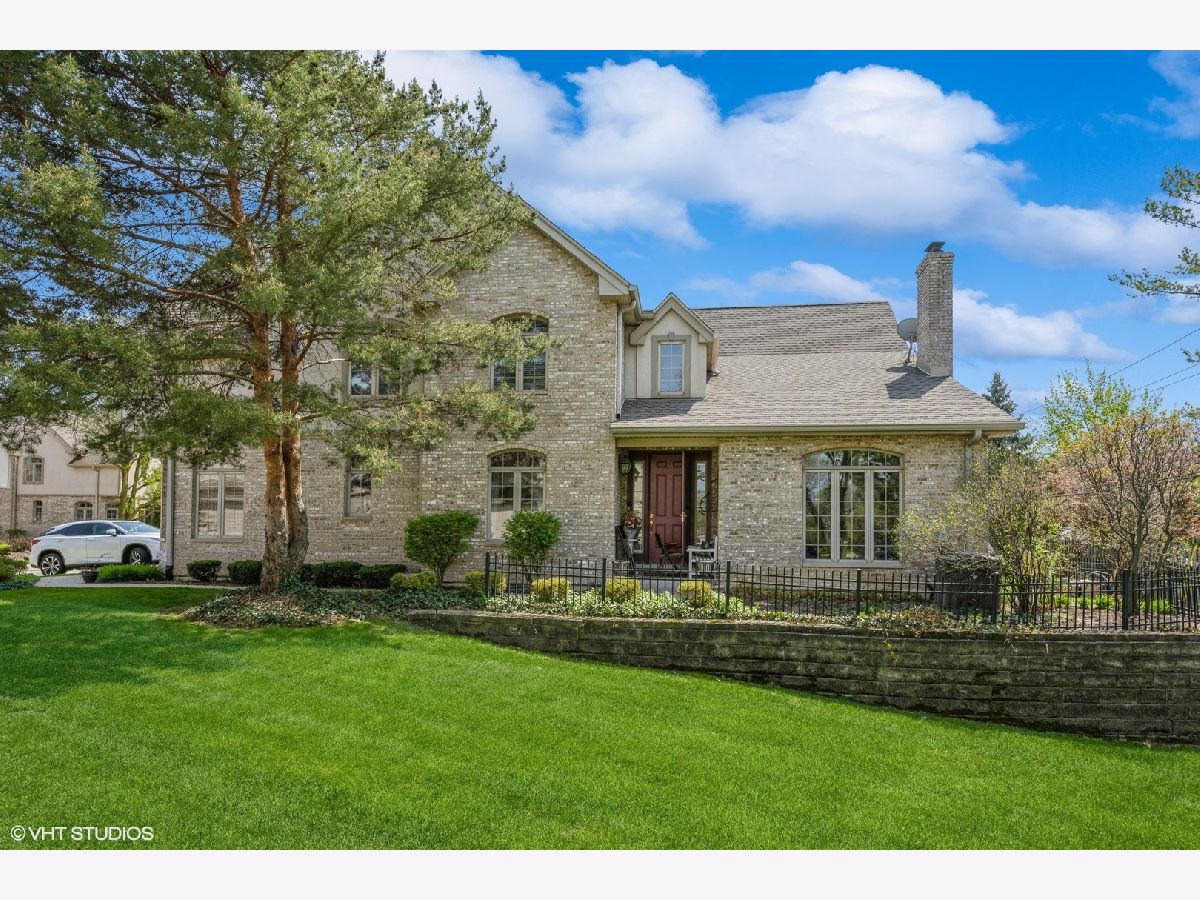  Sold Western Springs Illinois, 5512 Heritage