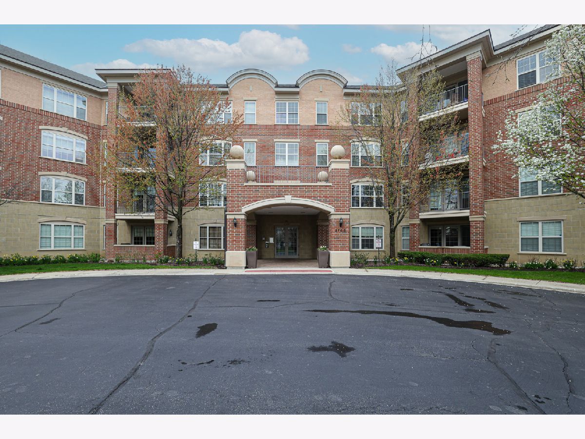 Homes & Condominiums Sold Haverford Glenview Illinois, 2700 Summit