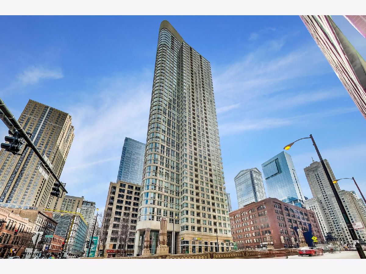 Condominiums Rented The Sterling Chicago Illinois, 345 Lasalle