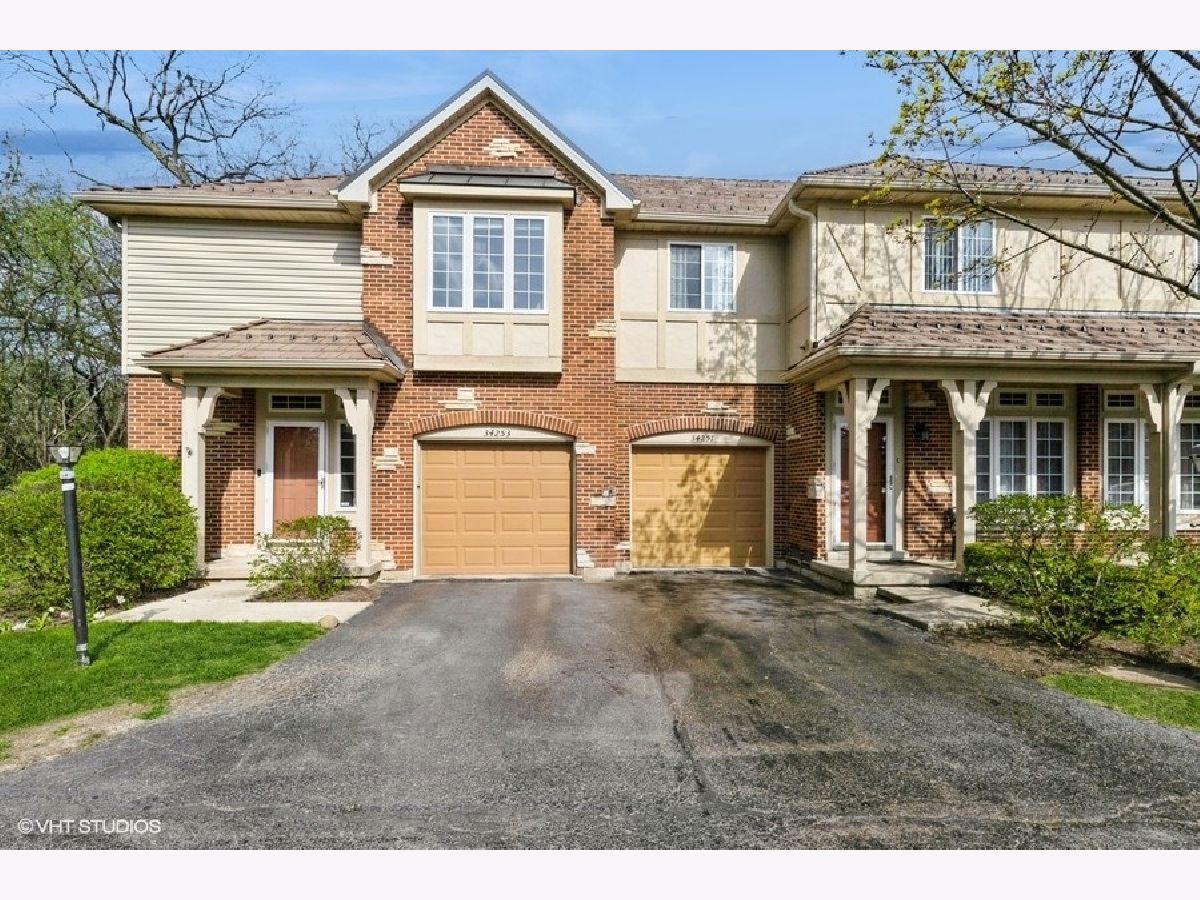 Townhomes Sold Pickwick Commons Gurnee Illinois, 34253 Homestead