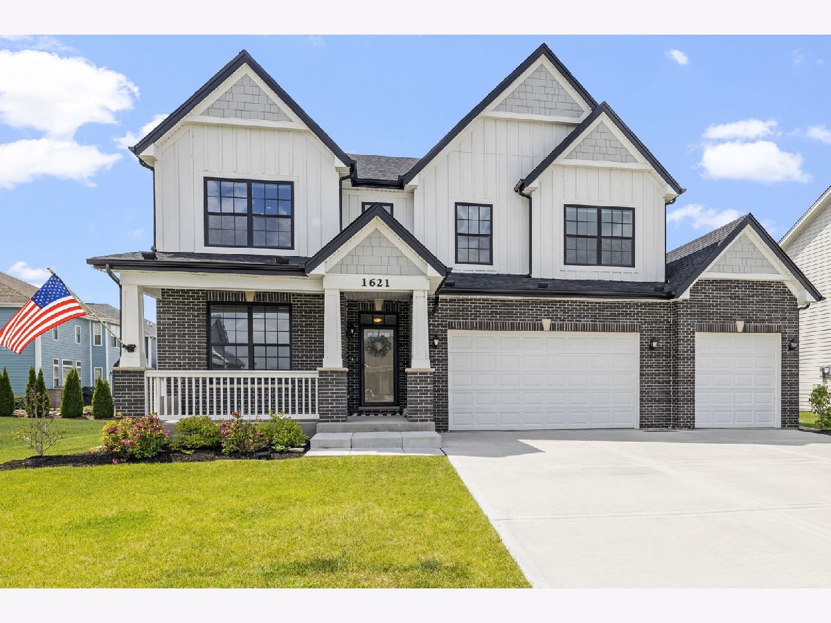 Homes Sold Towne Center Shorewood Illinois, 1621 Moran