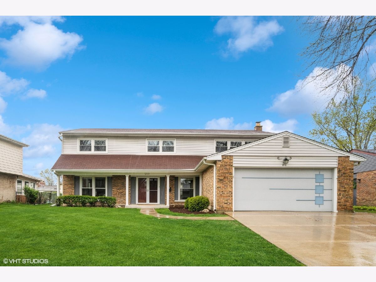 Homes & Condos & Townhomes Sold Heritage Park Arlington Heights Illinois, 212 Noyes