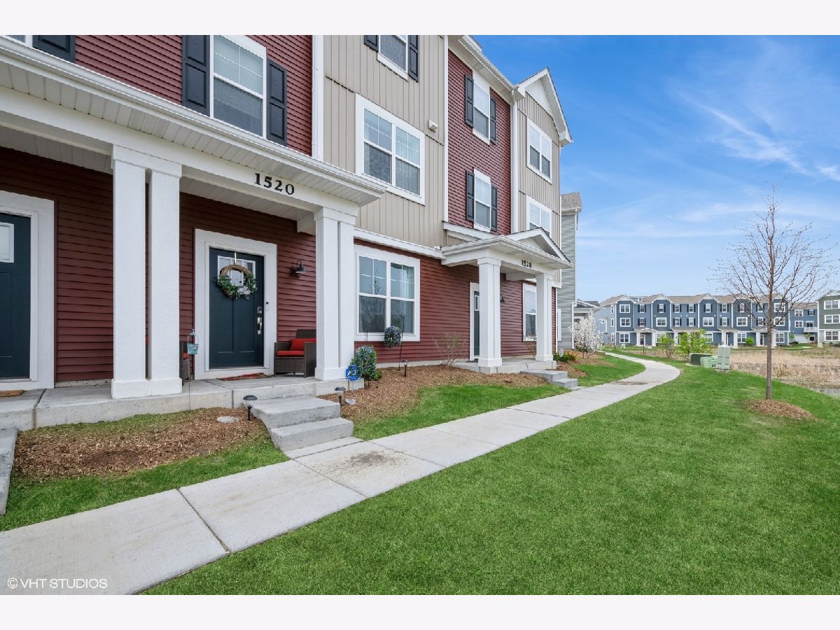 Condos & Townhomes Sold Tribeca Grayslake Illinois, 1520 Syracuse