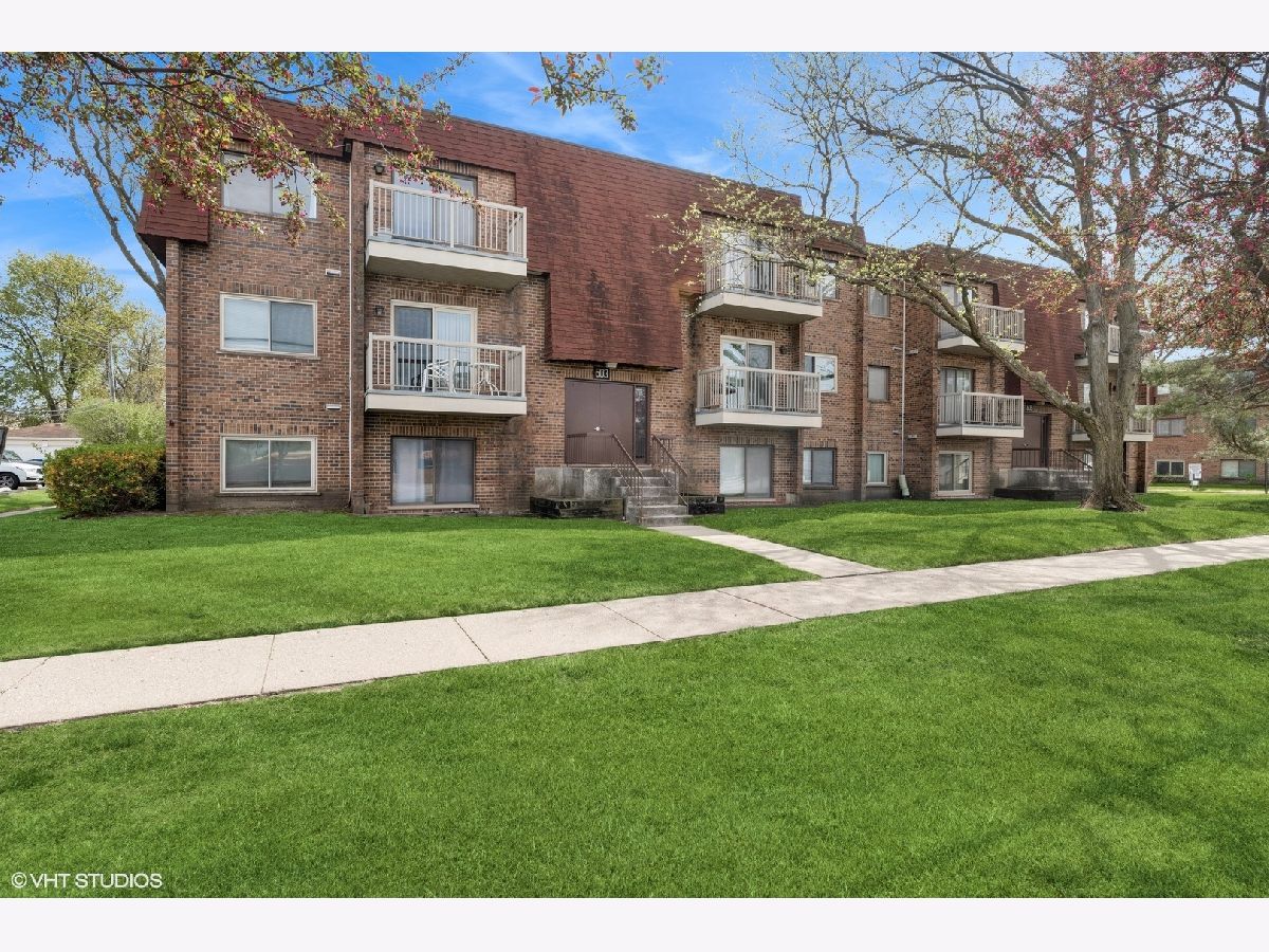 Condominiums Sold Central Village Mount Prospect Illinois, 603 Central
