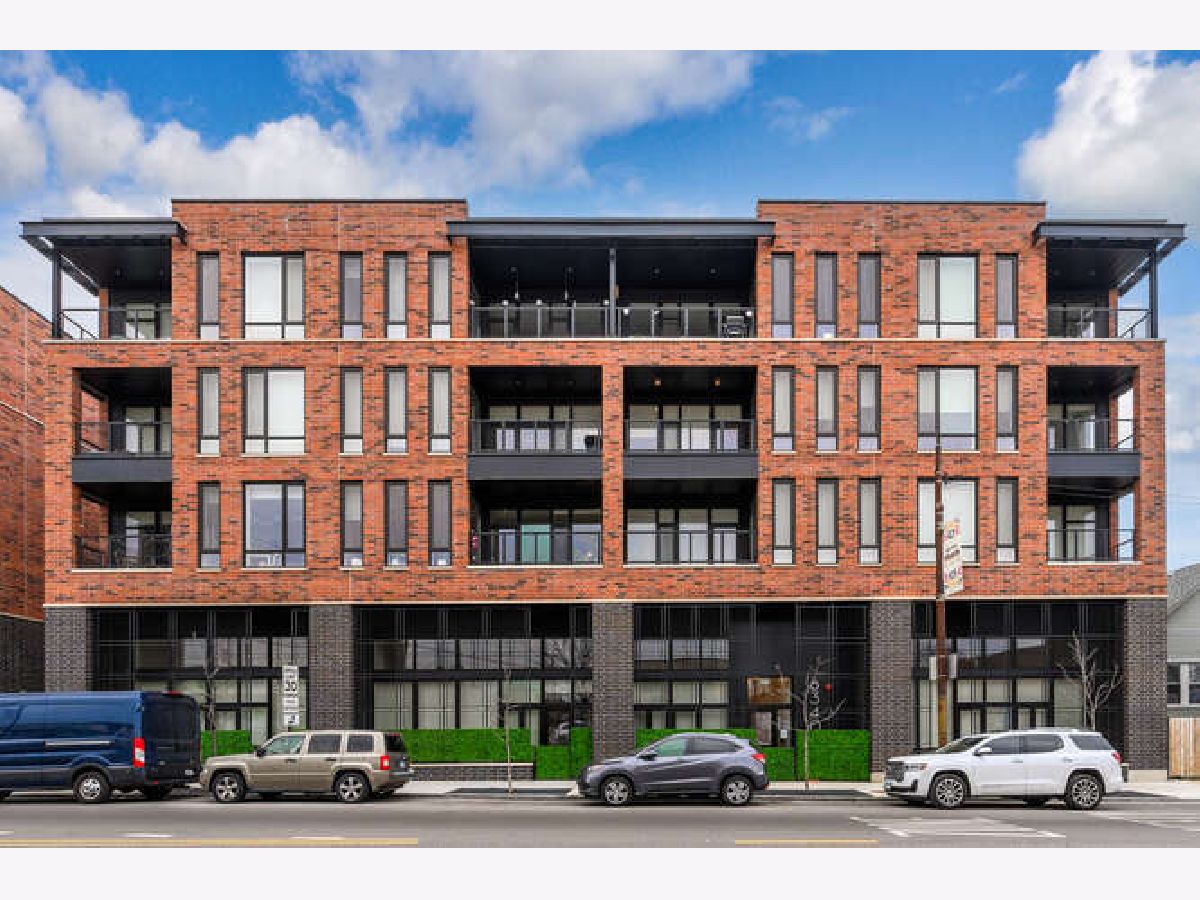 Homes & Condominiums Rented Belmont Heights Chicago Illinois, 3207 Narragansett