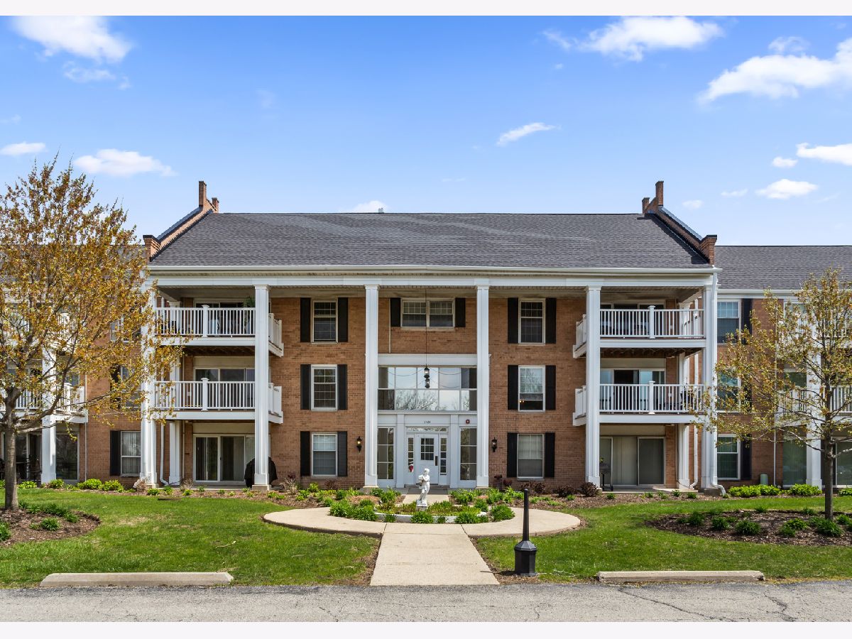 Condominiums Sold Three Fountains On The Lake Rolling Meadows Illinois, 5501 Carriage Way