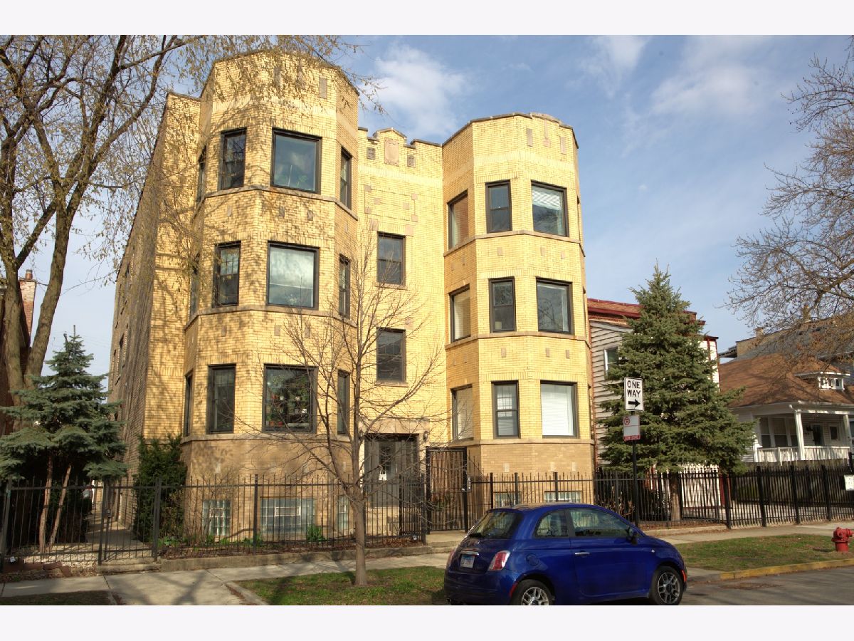 Condominiums & Homes Sold Albany Park Commons Chicago Illinois, 4830 Albany