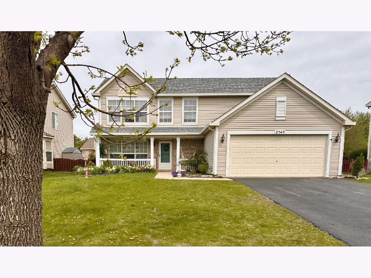 Townhomes & Homes Sold Lakewood Creek Montgomery Illinois, 2349 Stacy