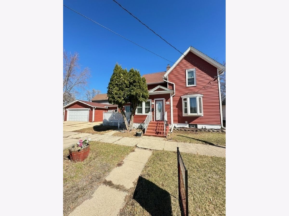  Rented Rockford Illinois, 406 Tay