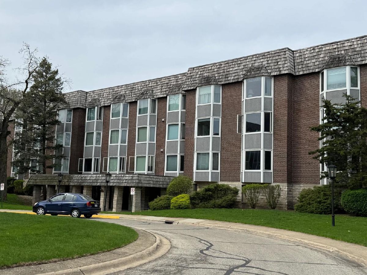 Condominiums Sold Bristol Court Park Ridge Illinois, 2600 Windsor Mall