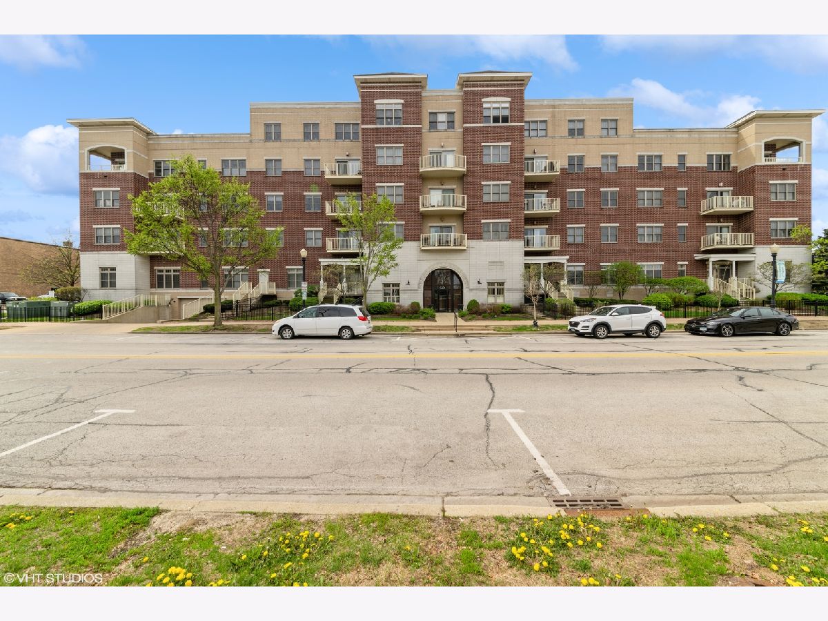 Condominiums Sold Station Crossing Downers Grove Illinois, 965 Rogers