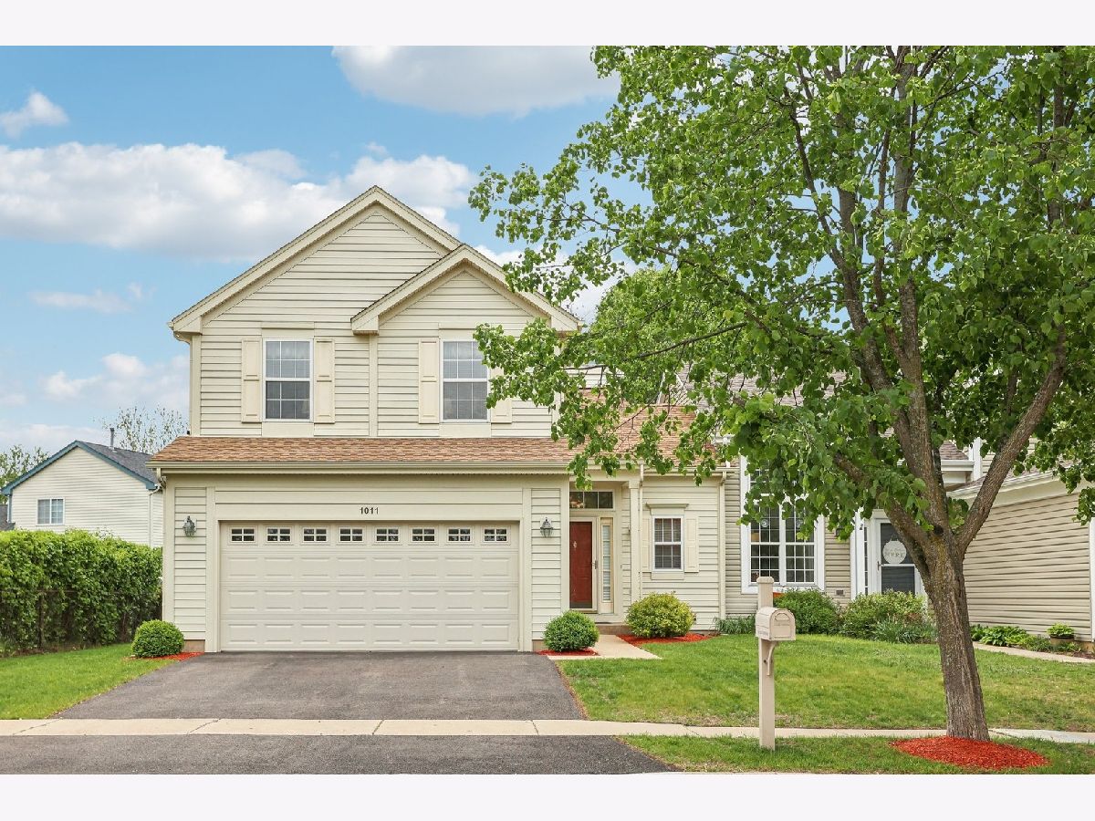 Townhomes & Homes Sold College Trail Grayslake Illinois, 1011 Blackburn