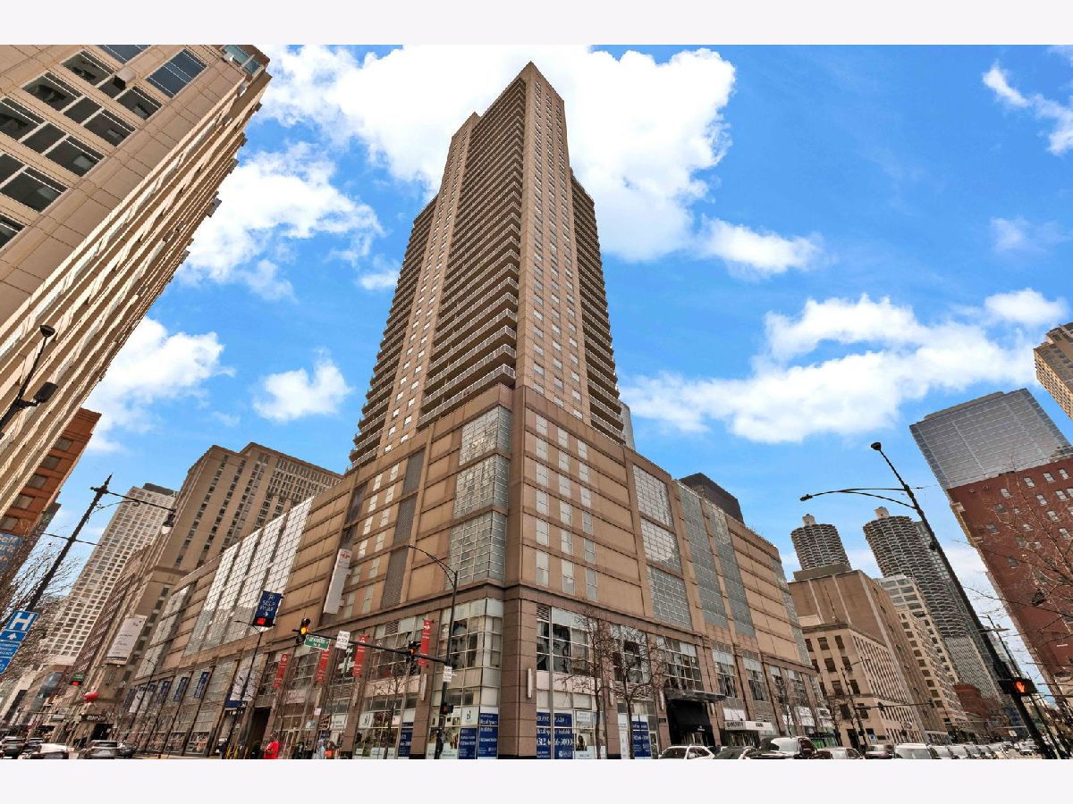 Condominiums Sold Grand Plaza Chicago Illinois, 545 Dearborn