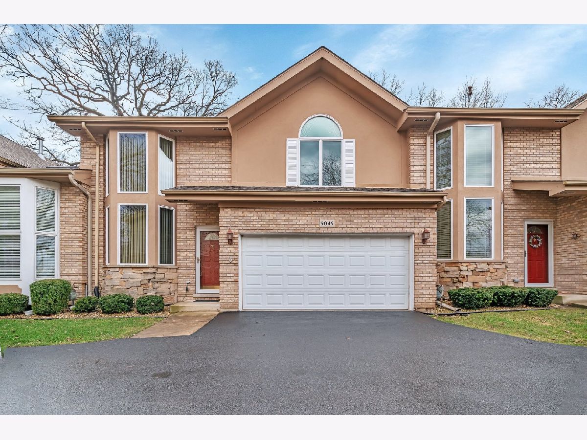 Condos & Townhomes Sold Willow Point Willow Springs Illinois, 9049 Archer