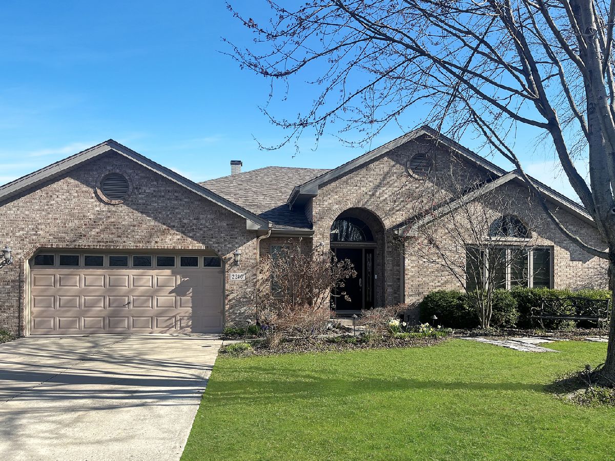  Rented Darien Illinois, 2216 Carlow