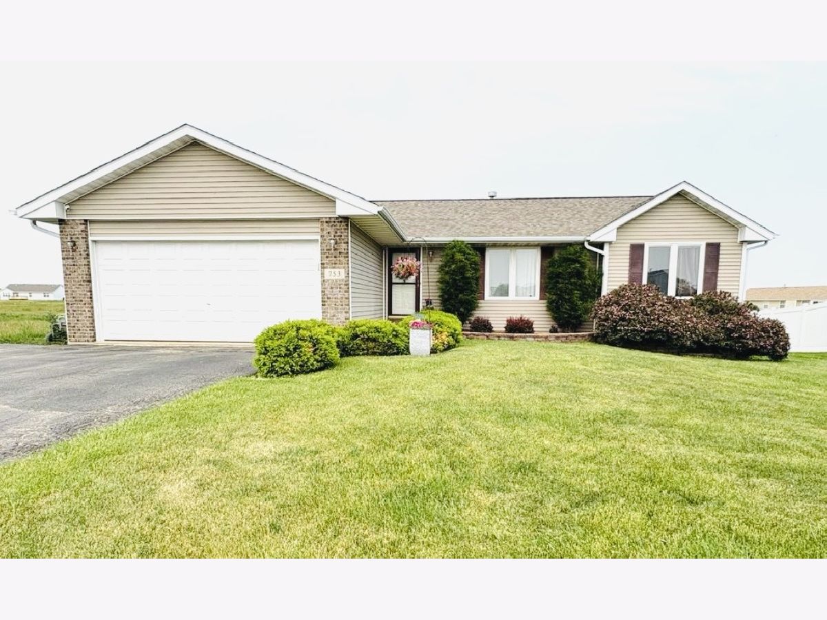  For Sale Davis Junction Illinois, 753 Golden Prairie Drive