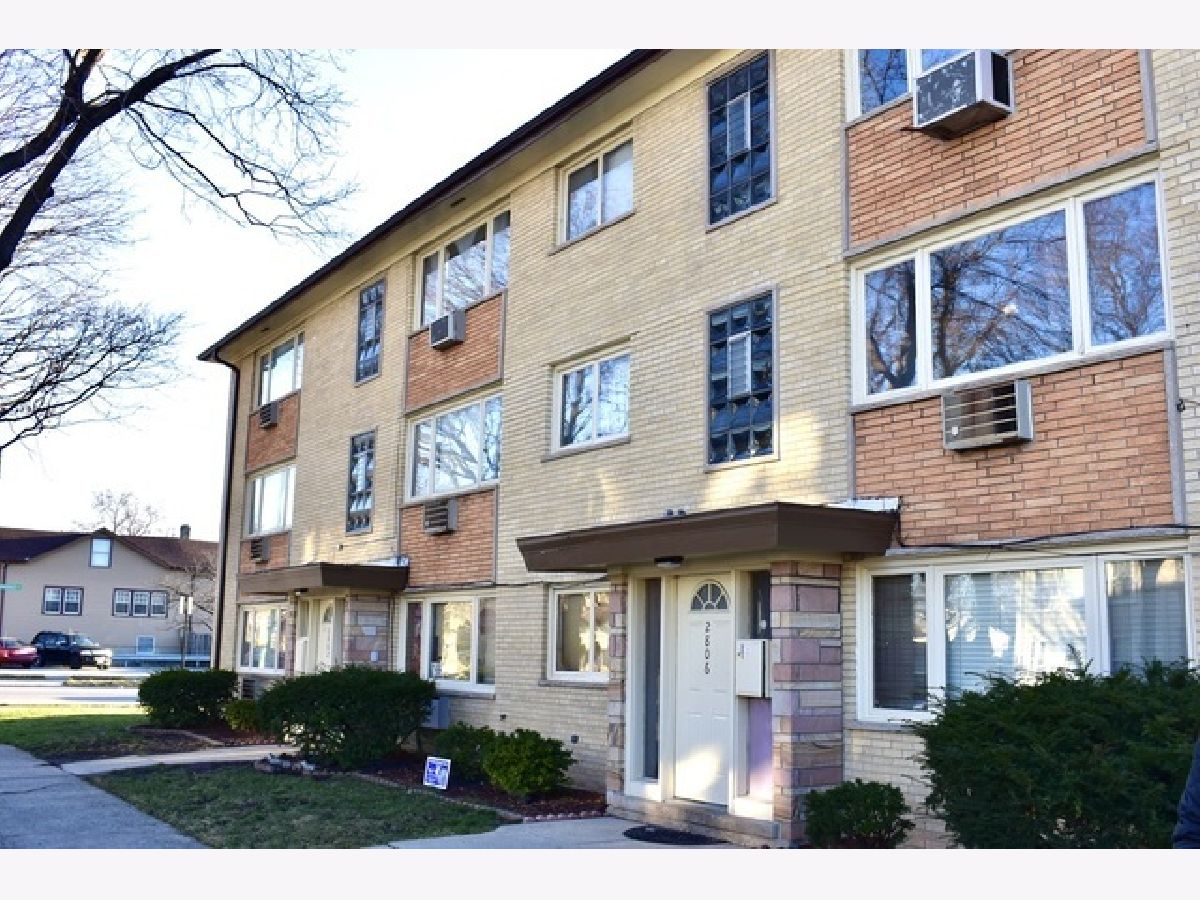 Rented Chicago Illinois, 2802 Rutherford