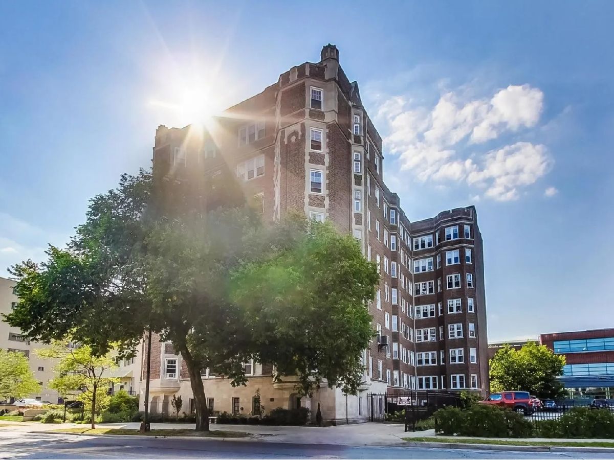 Condominiums & Homes For Sale Edgewater Beach Chicago Illinois, 6342 Sheridan Road