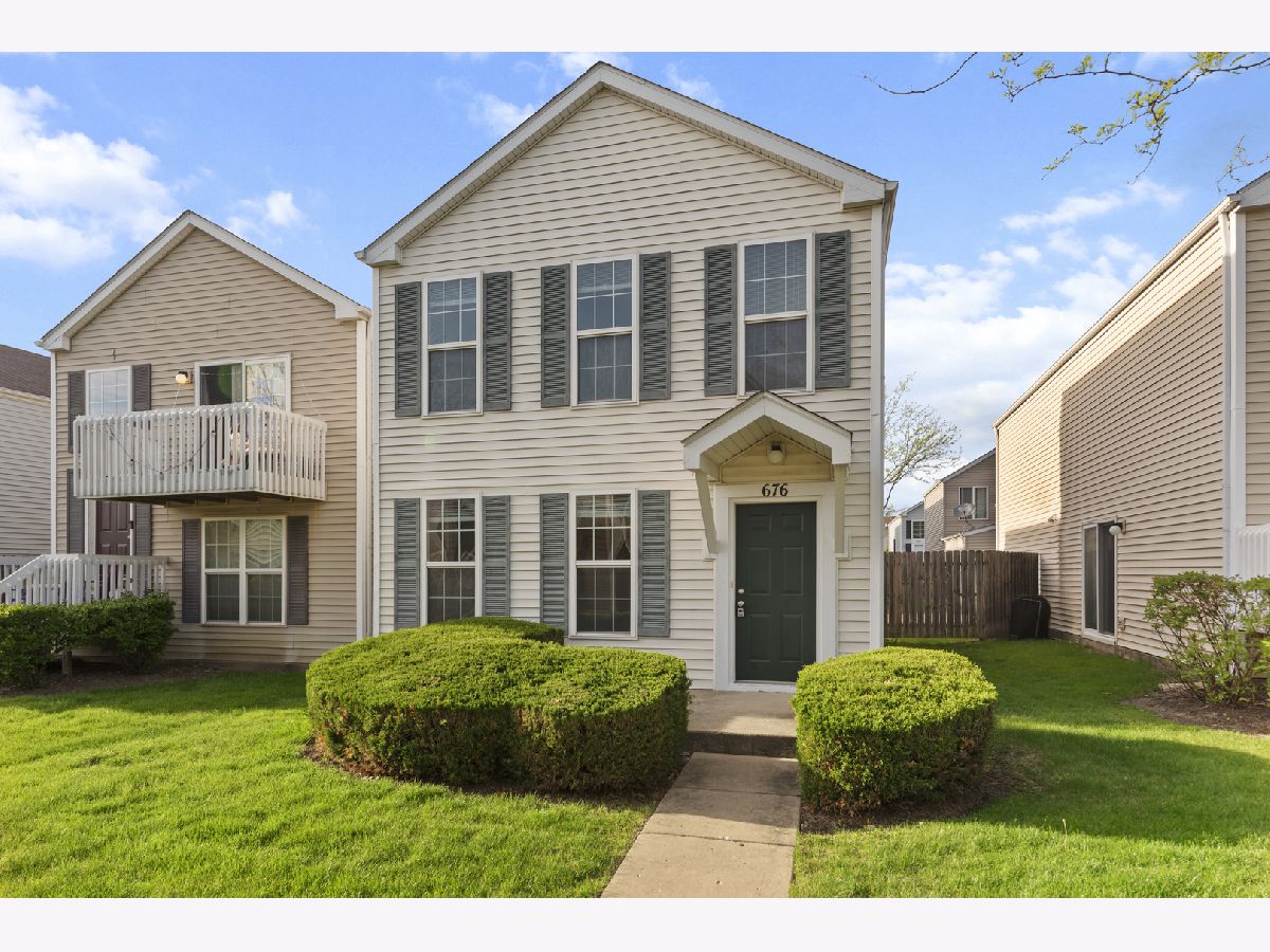 Homes & Townhomes & Condos Sold Hometown Aurora Illinois, 676 Four Seasons
