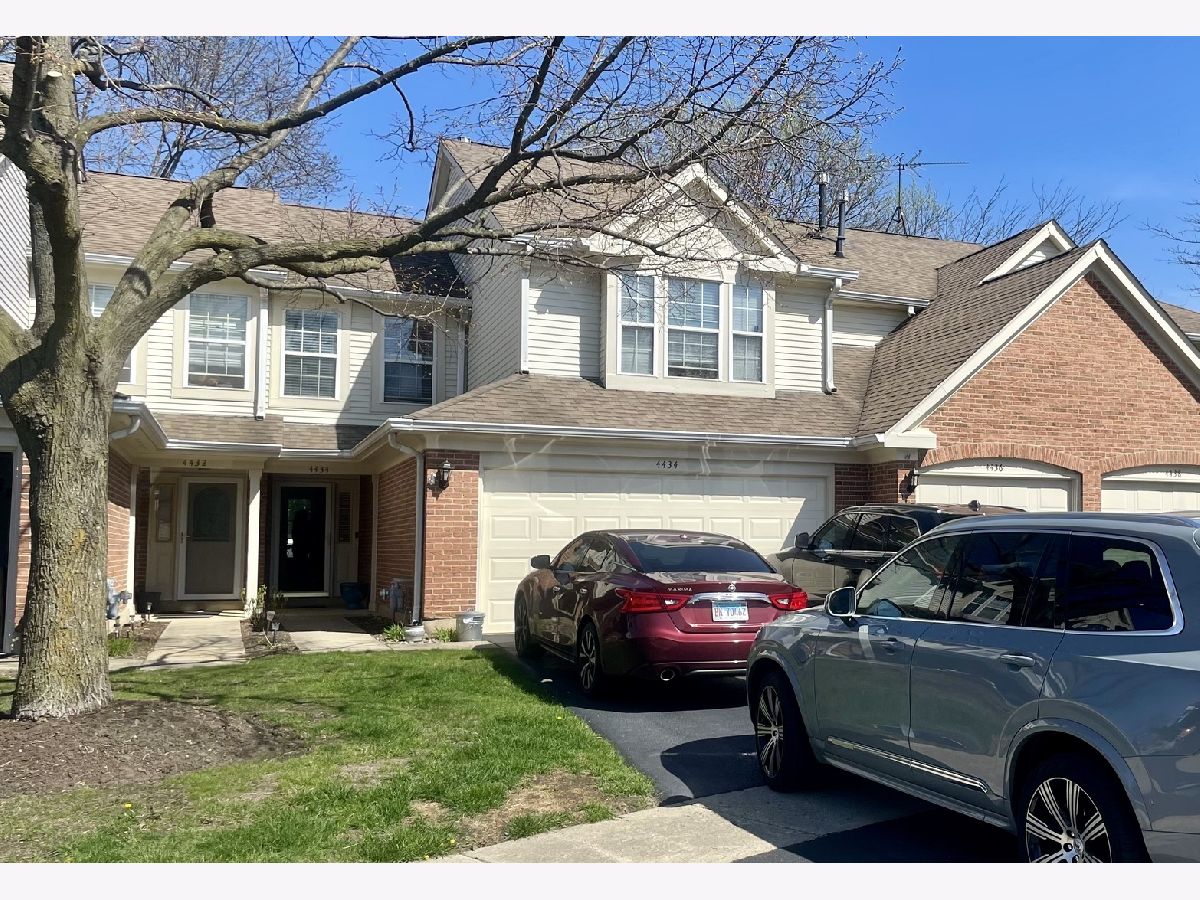 Townhomes & Condos & Homes Sold Mayfair Station Hanover Park Illinois, 4434 Edinburg