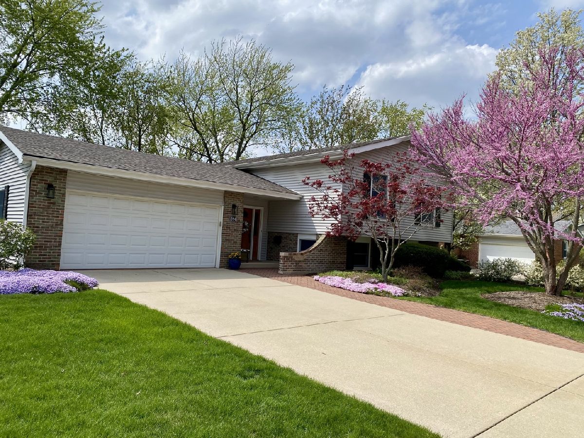 Homes & Townhomes & Condos Sold Briarcliffe Wheaton Illinois, 1994 Brentwood