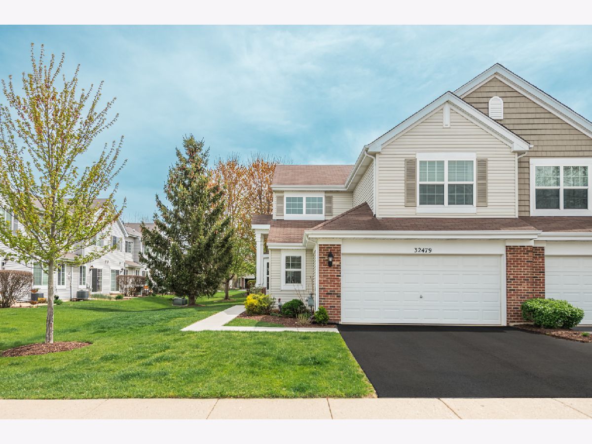 Townhomes & Homes Sold Rockwell Place Lakemoor Illinois, 32479 Allegheny