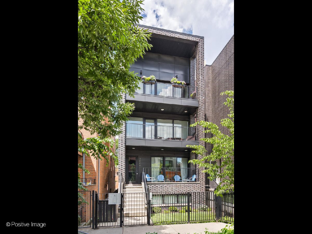  Sold Chicago Illinois, 1064 Paulina