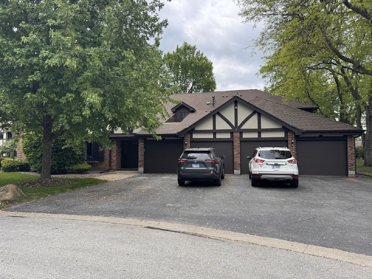 Condominiums Sold The Timbers Palos Hills Illinois, 8251 Mulberry