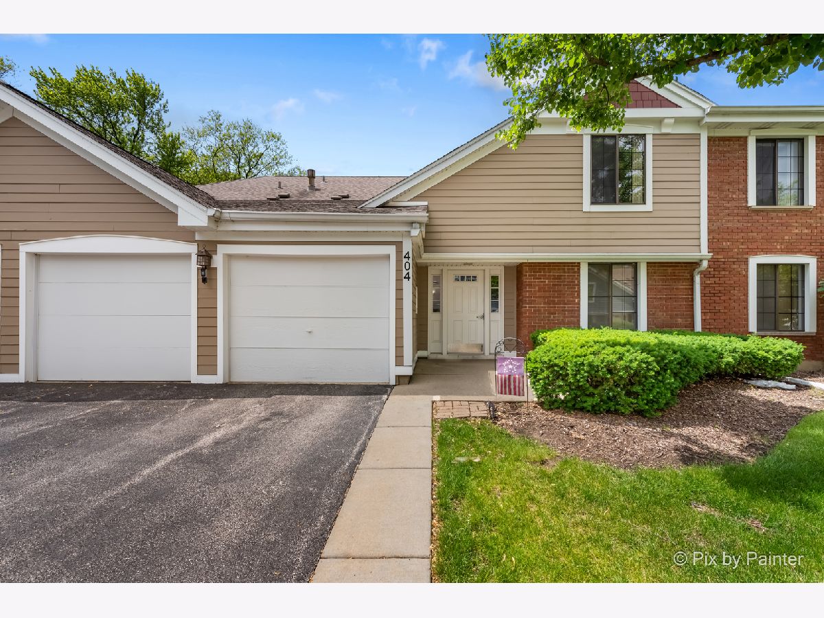 Condos & Townhomes Rented Lexington Green Schaumburg Illinois, 404 Sandalwood