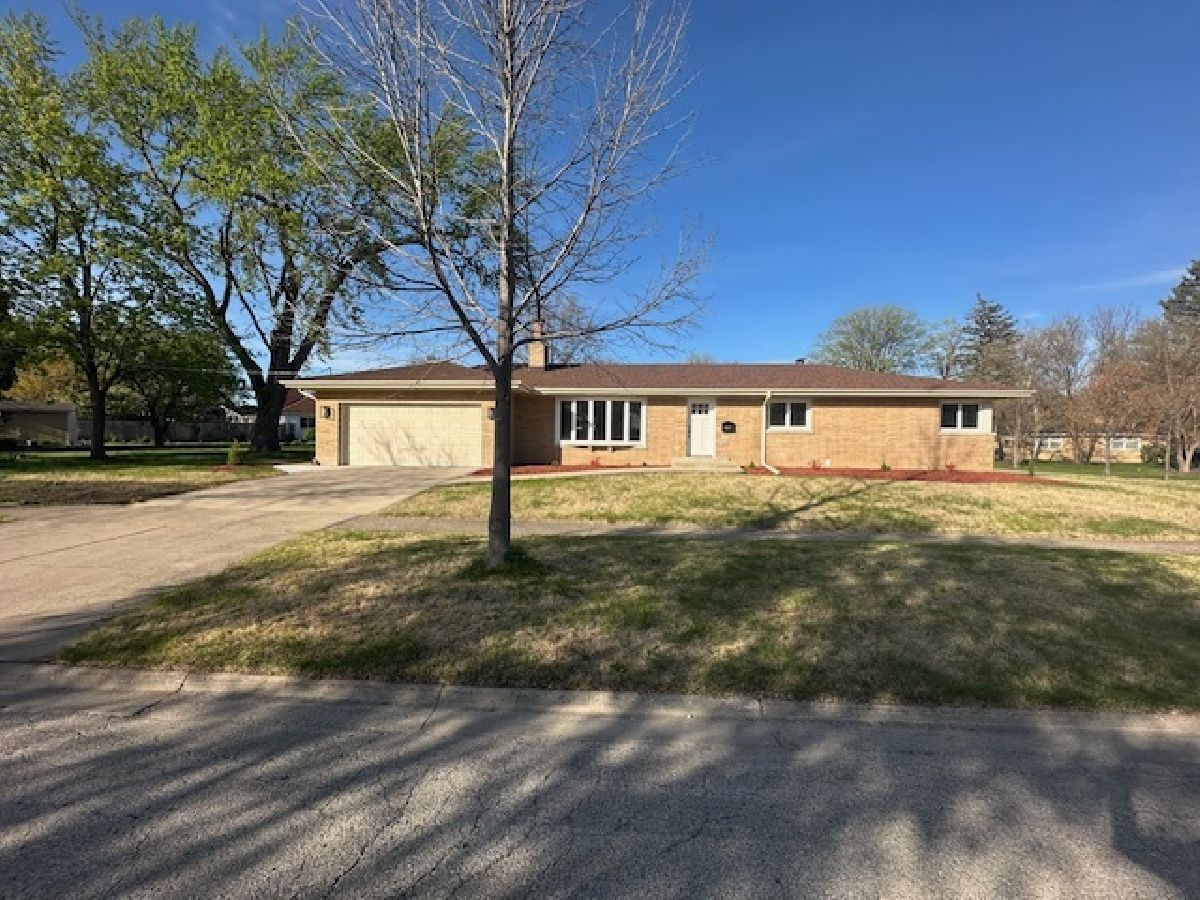 Homes & Townhomes & Condos Sold Lions Park Mount Prospect Illinois, 100 Berkshire