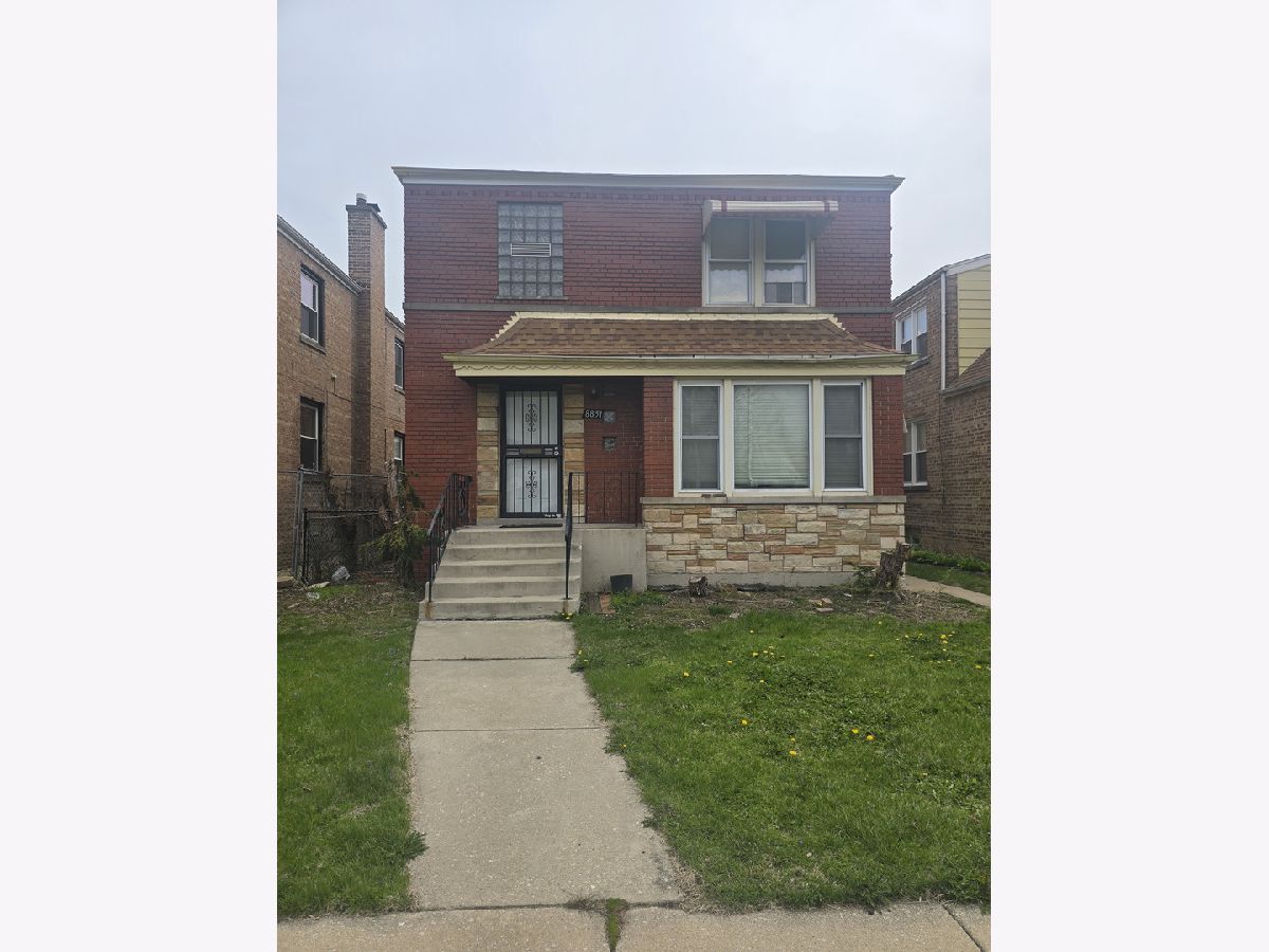  Rented Chicago Illinois, 8851 Blackstone